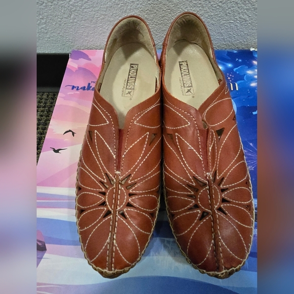 Pikolinos Women's Tan Espadrilles - Picture 11 of 11